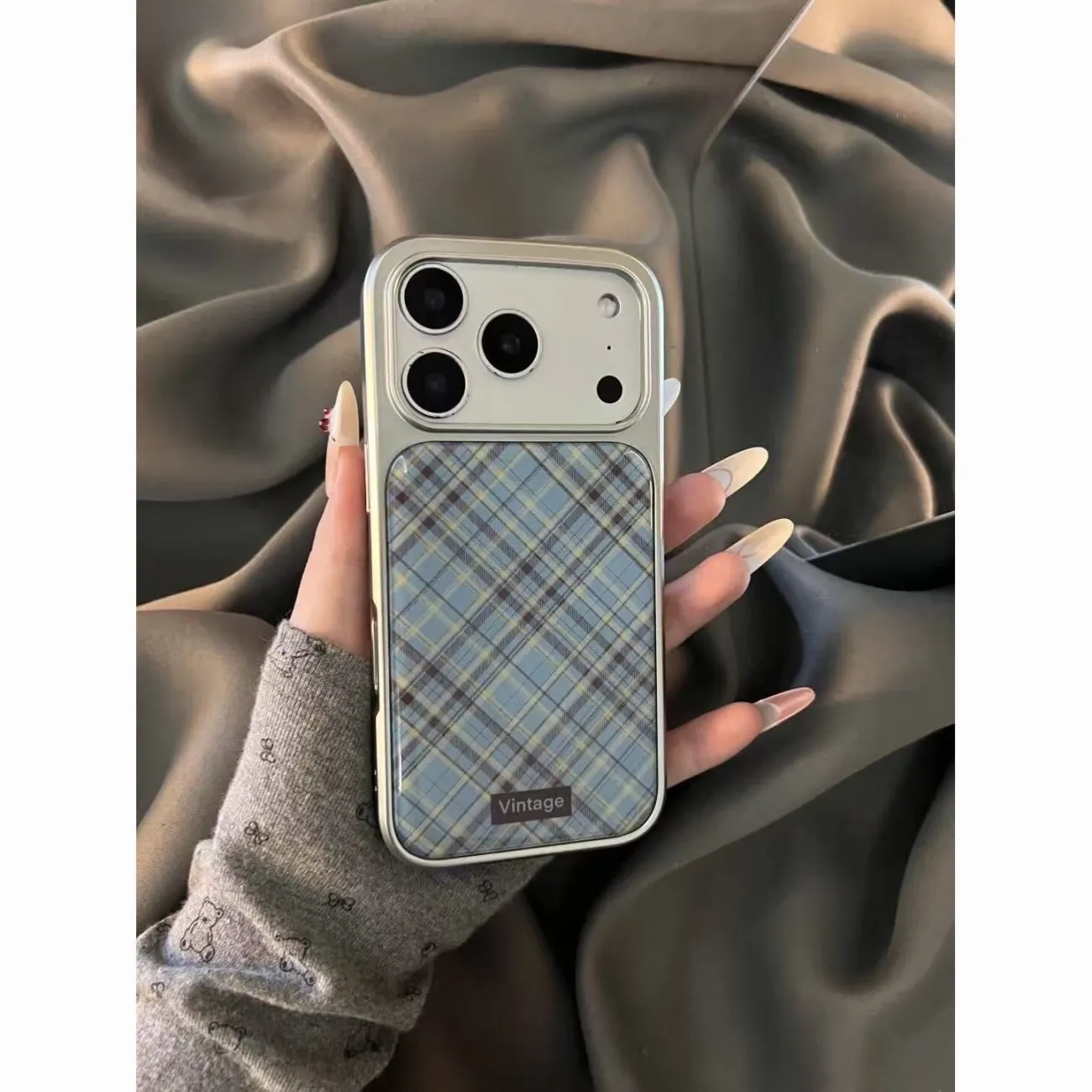 Японский и корейский модный че – обзор и цена Phone Cases Brown