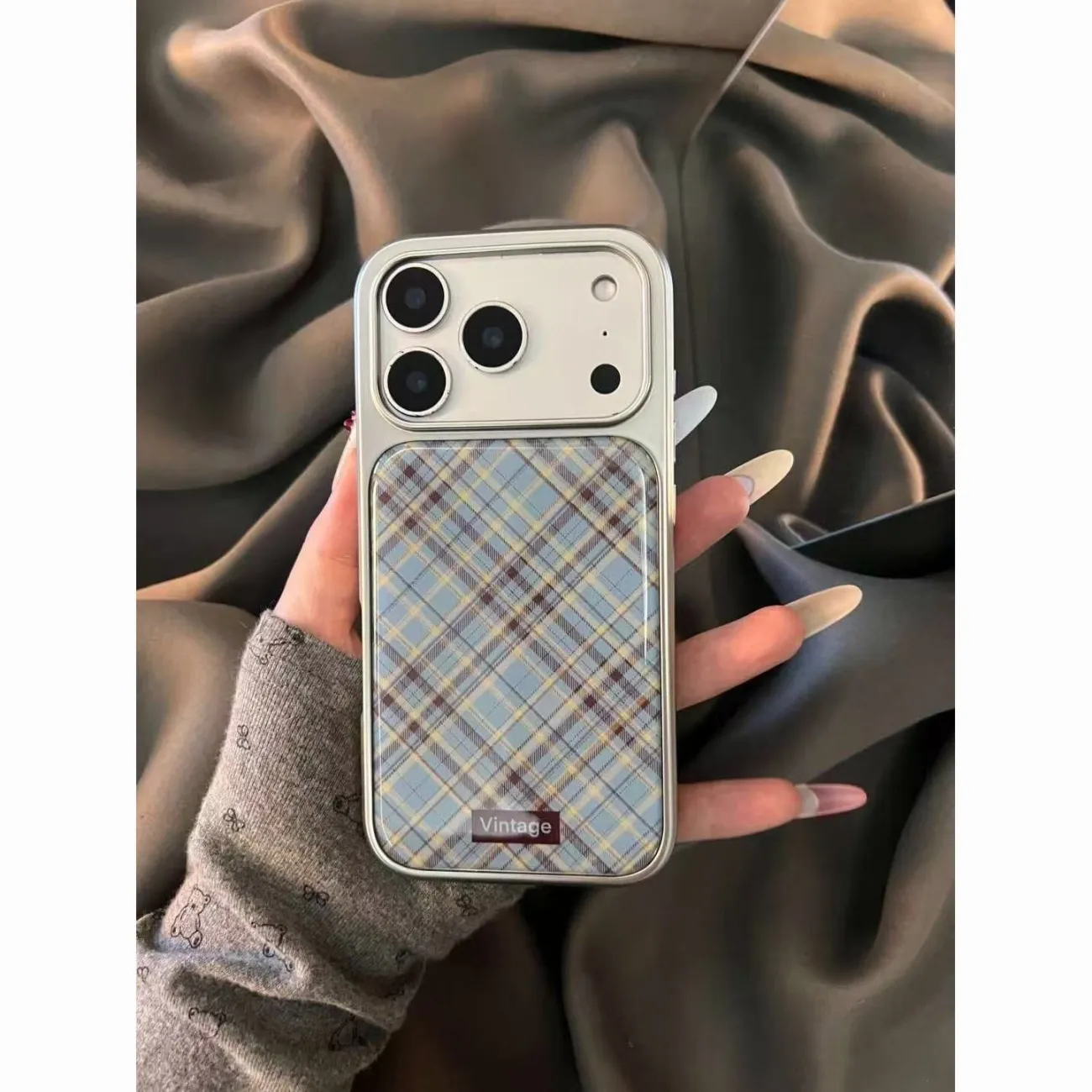 Японский и корейский модный че – обзор и цена Phone Cases Brown